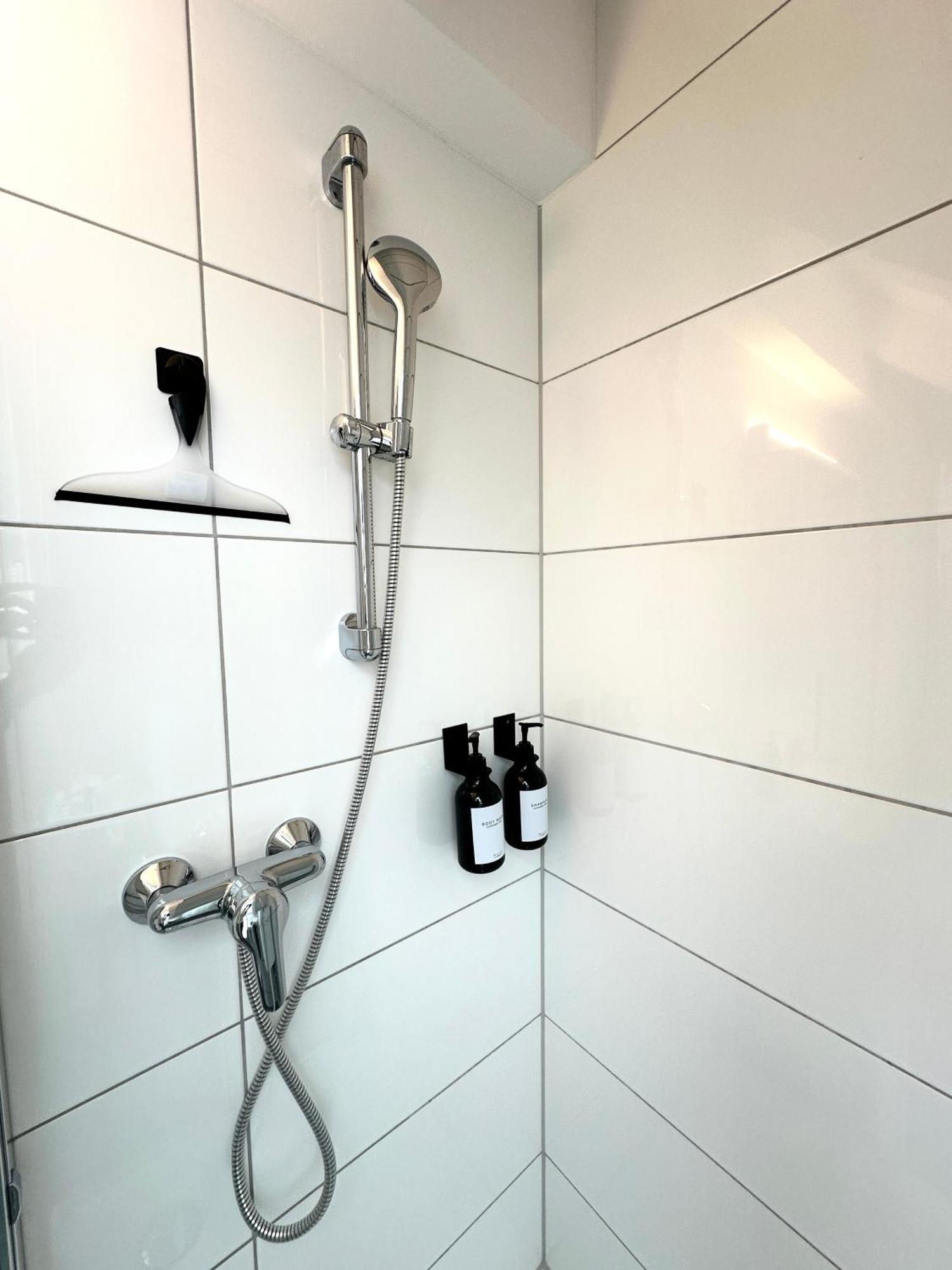 Zentrale Wohnung Mit Dachterasse ブレゲンツ エクステリア 写真