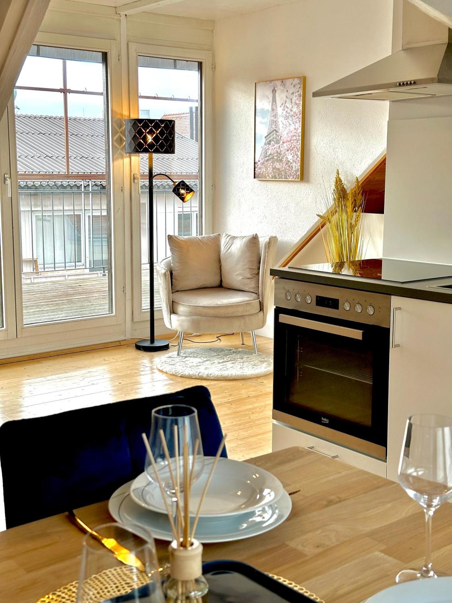 Zentrale Wohnung Mit Dachterasse ブレゲンツ エクステリア 写真